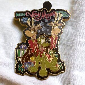 Disney - Mickey's Very Merry Christmas Party 2003 Pluto and the Reindeer - 2003